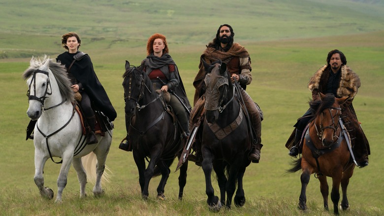 Ruby Cruz, Erin Kellyman, Amar Chadha-Patel, and Tony Revolori riding horses in Willow