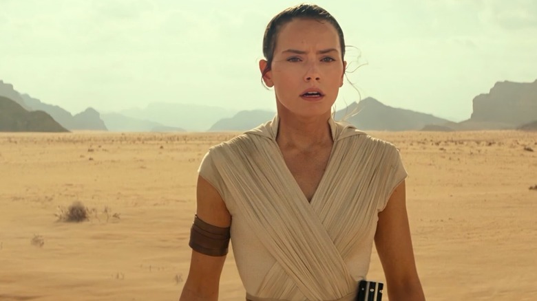 Star Wars Rey observes desert