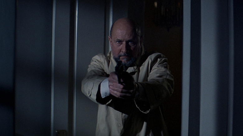 Loomis aims gun