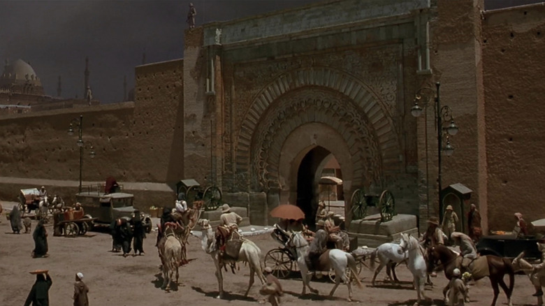 An exterior shot of 'Cairo' in The Mummy