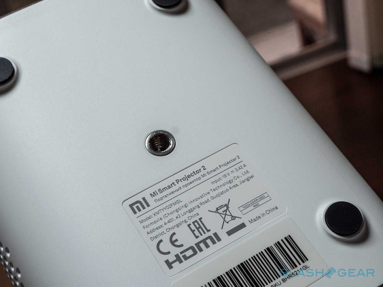 Xiaomi Mi Smart Projector 2: High Style, Low Brightness, High