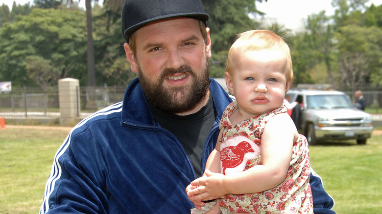 Ethan Suplee holding his daughter