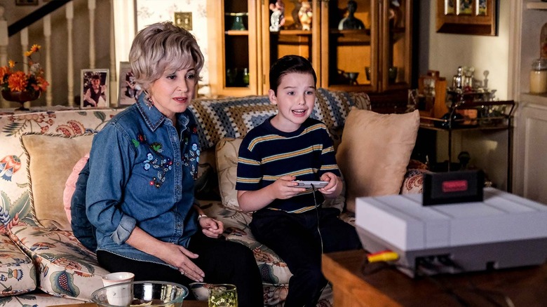 Iain Armitage and Annie Potts play video games