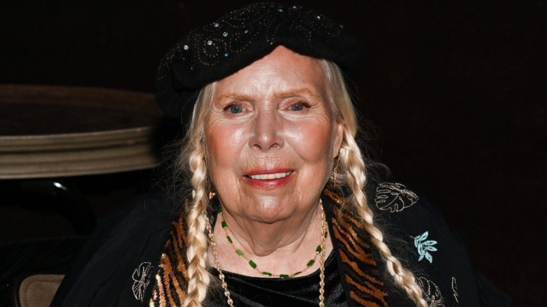 Joni Mitchell at awards ceremony